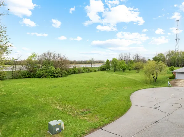 826 Morphis Ln, Greenwood, IN 46142