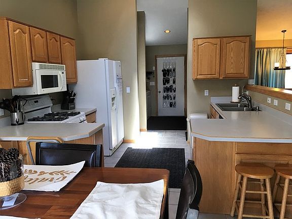4th image of 917 Crystal Dr