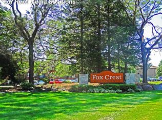 2807 W Glen Flora Ave APT 211, Waukegan, IL 60085