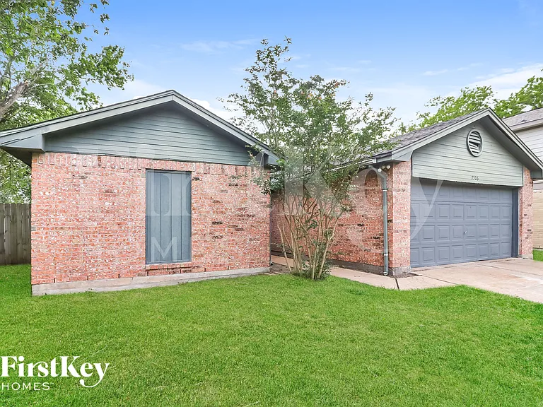 7506 Tetela Dr — Photo 2