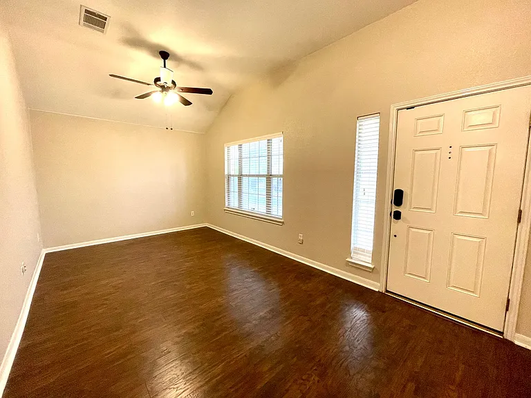 228 Chandler Crossing Trl — Photo 4