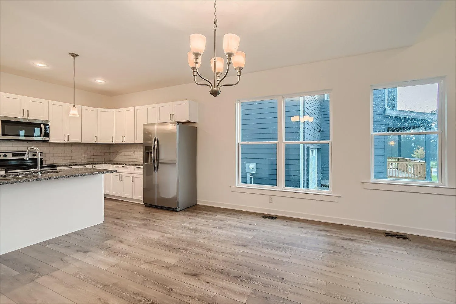 3 bed, 2.5 bath, 1940 sqft, $2,450 — Photo 3