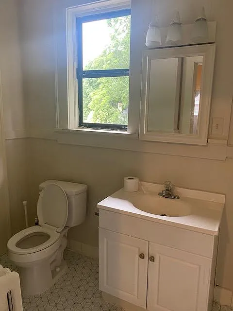 2 bed, 1400 sqft, $1,075 — Photo 4