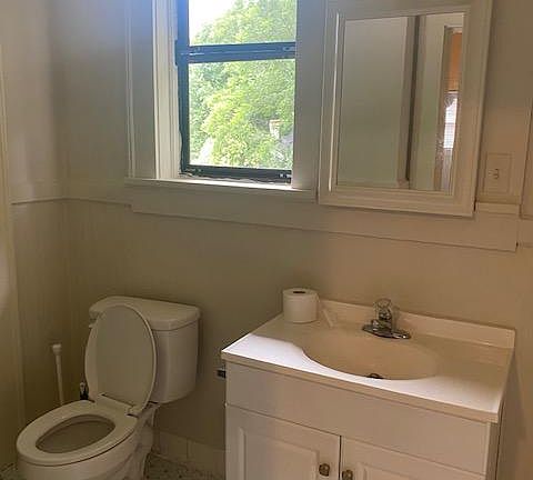 4th image of 1138 W End Blvd #1136