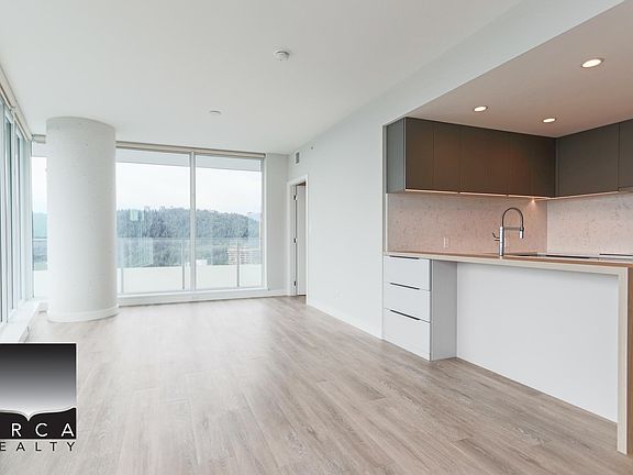 3rd image of 567 Emerson St #3609