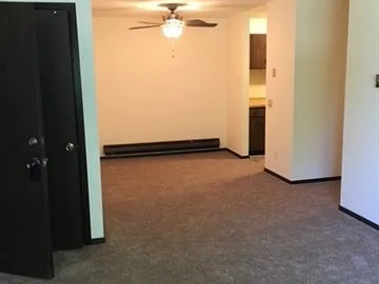 212-214 Sunset Ln — Photo 18