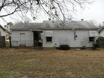 2nd image of 3624 Killian St