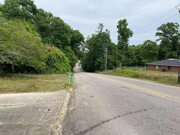 5th image of 2204 Deese Rd