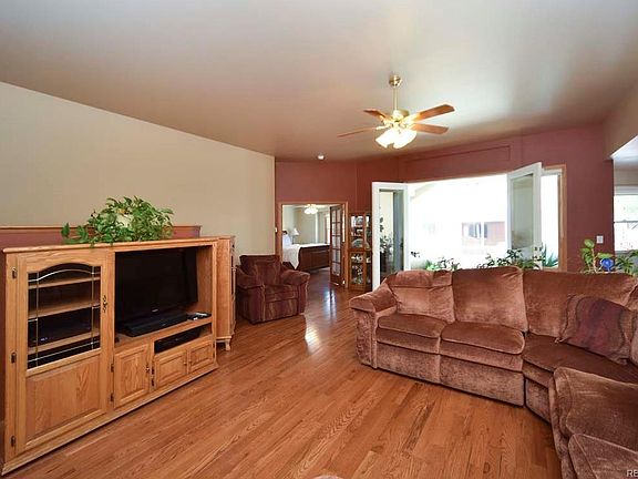 3rd image of 303 Meadow Dr