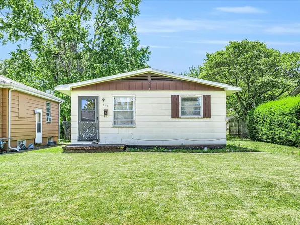 717 W Maple St, Champaign, IL 61820