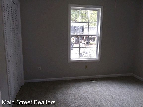 4th image of 4166 Sweetshrub Ct