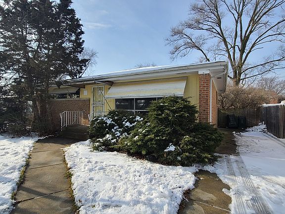 3rd image of 8316 N Ozanam Ave