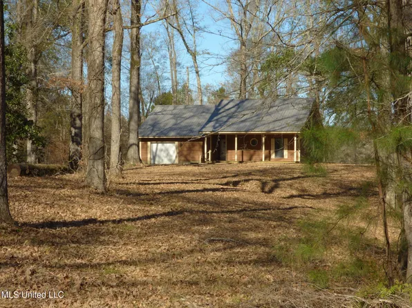 89 Robins Lake Rd, Natchez, MS 39120