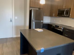 455 Grand Union Blvd #621, Somerville, MA 02145