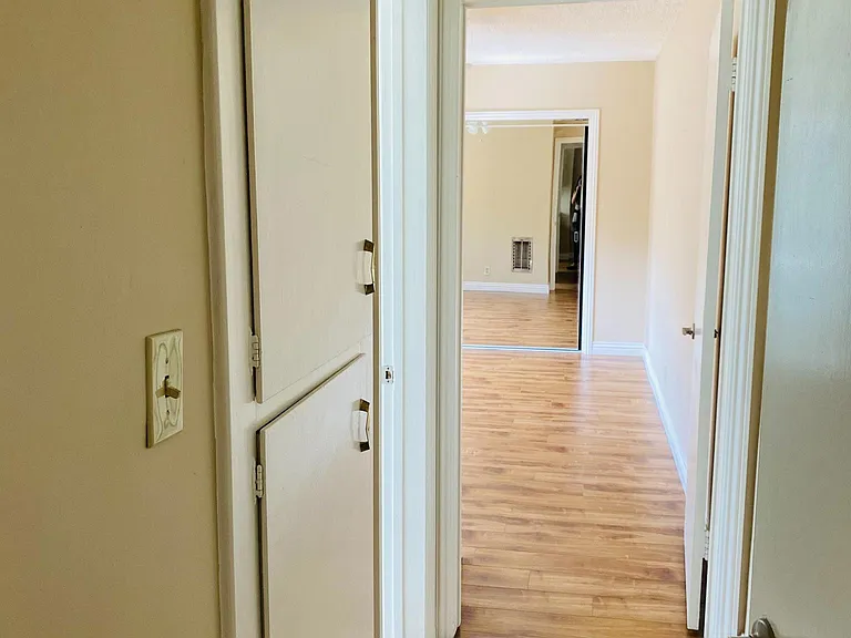 343 W Dryden St #B — Photo 16