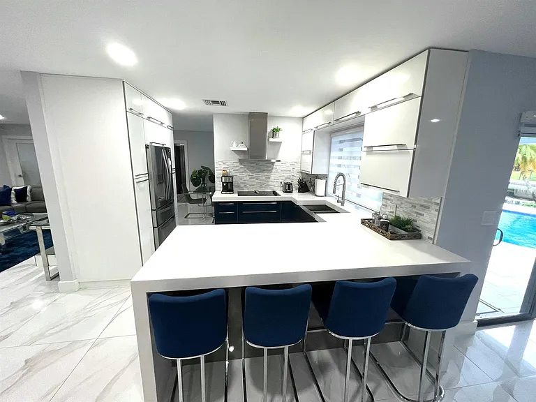 625 W Tropical Way — Photo 4