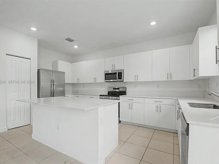 23339 SW 133rd Ave — Photo 4