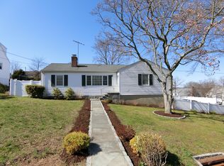 31 Mitchell Pl, Greenwich, CT 06831