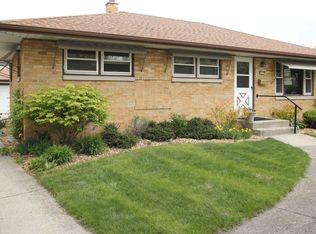 2820 S Aurene Cir, West Allis, WI 53227