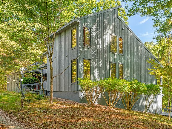 2nd image of 1541 Clay Lick Rd