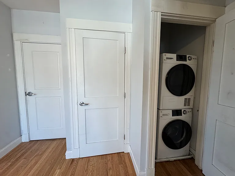 230 Lafayette St #1 — Photo 6