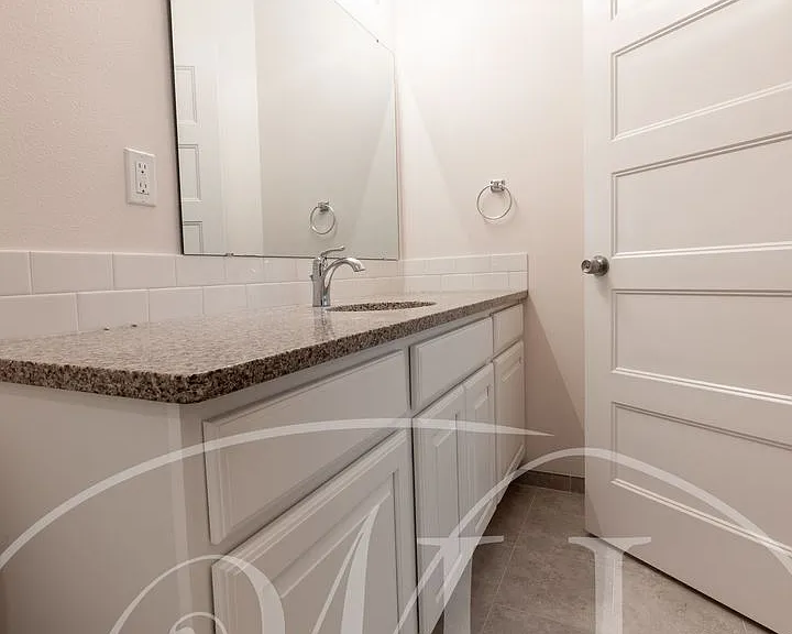 22 NE Hadley Way — Photo 37
