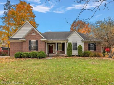 23451 Sans Souci St, Farmington Hills, MI, 48336