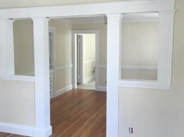 134 Parmenter Rd #2, Newton, MA 02465