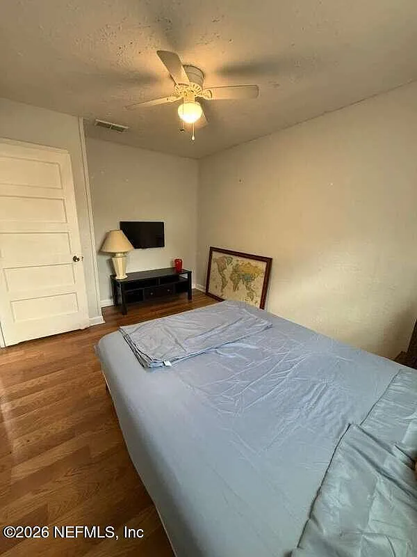2 bed, 1.0 bath, 760 sqft, $1,000 — Photo 3