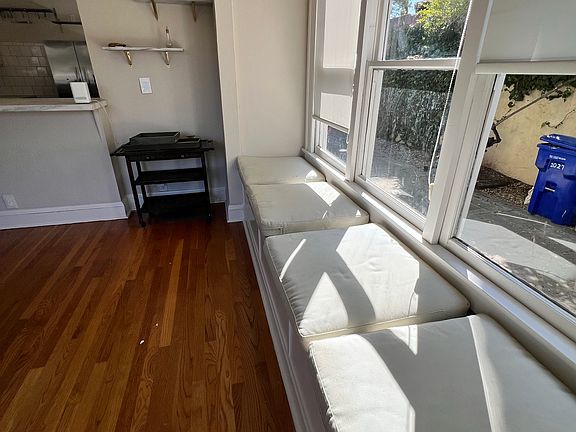 5th image of 1027 Meade Ave