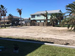 280 Kingfish Dr, Rockport, TX 78382