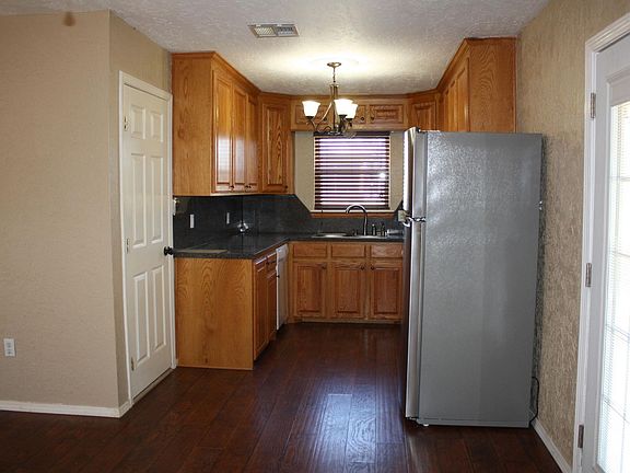 4th image of 817 NW 53rd St