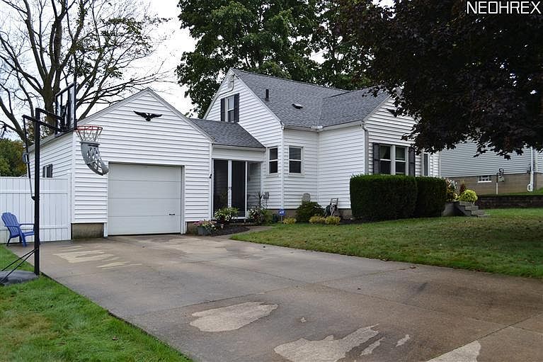 1st image of 923 Eastland Ave