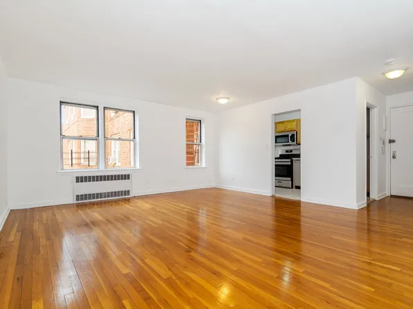 67-07 Yellowstone Boulevard image 2 of 6