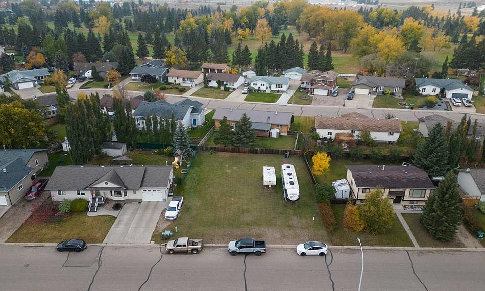 2nd image of 18 Mackenzie Dr
