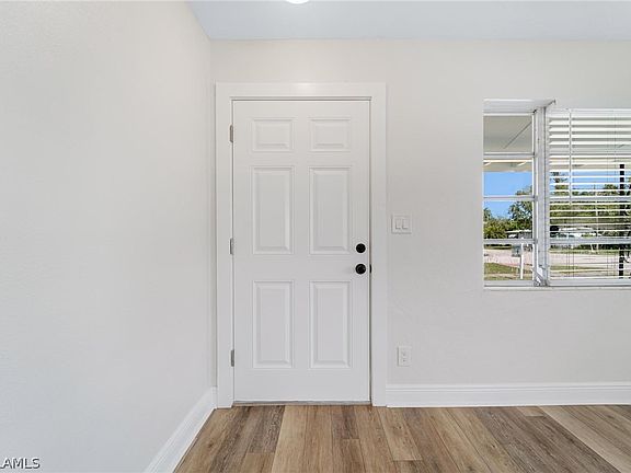 5th image of 3903 La Palma St