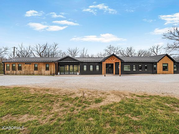 2nd image of 56836 String Creek Rd