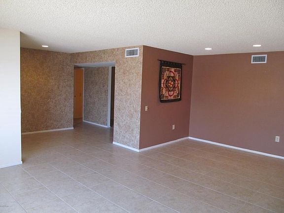 3rd image of 13023 W Whispering Oaks Dr