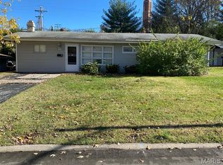8 Brightwell Ct, Florissant, MO 63031