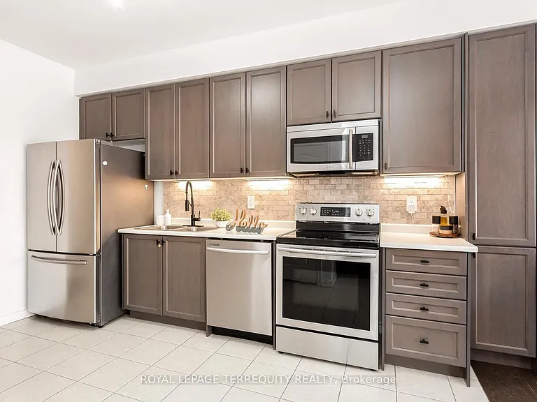 10 Deneb St — Photo 10
