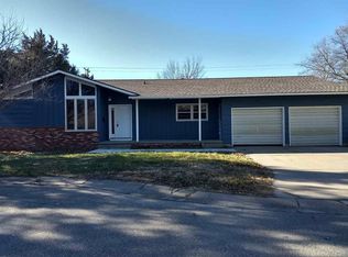 321 Wills Ln, Halstead, KS 67056