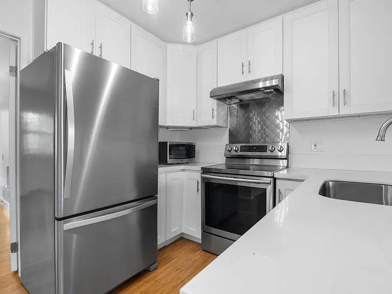 Sierra Seaside Flats $ 3295 ...1 Block To Beach....Top Floor Views — Photo 27
