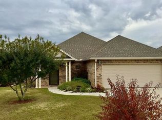 140 Cottage Dr, Hattiesburg, MS 39402