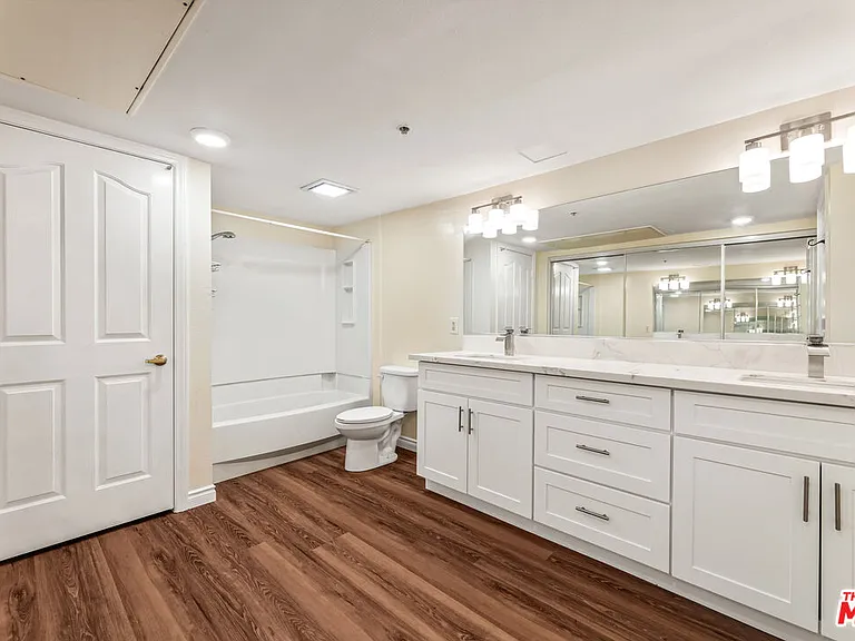 4755 Templeton St #2115 — Photo 27