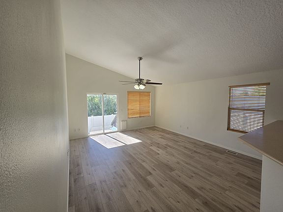 5th image of 5513 Geneva Way