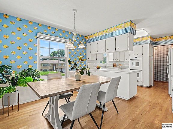 5th image of 9758 Cady Ave