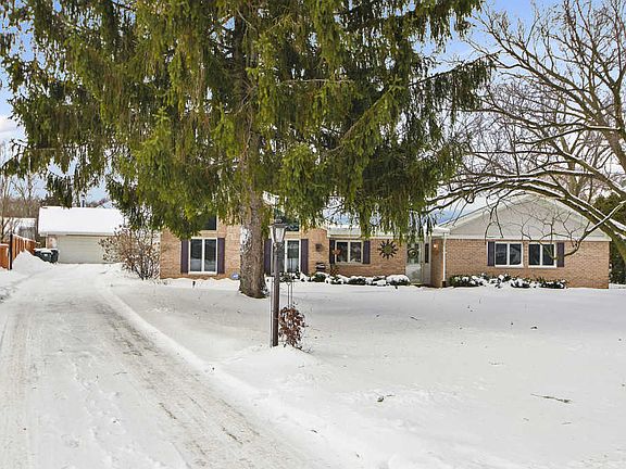 4th image of 6026 Sunset Ave
