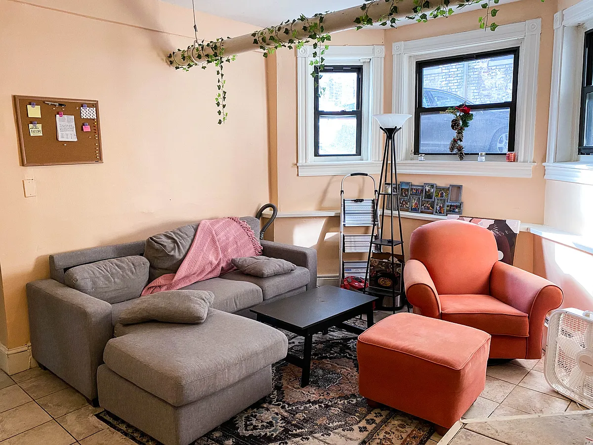 Building Photo - 1056 Commonwealth Ave #1