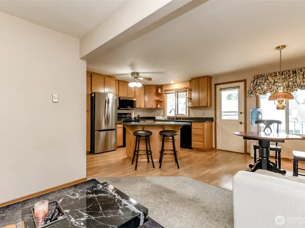 32612 3rd Place S #18C, Federal Way, WA 98003