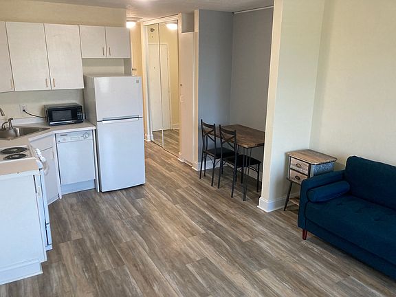 5th image of 224 E Garden St APT 334